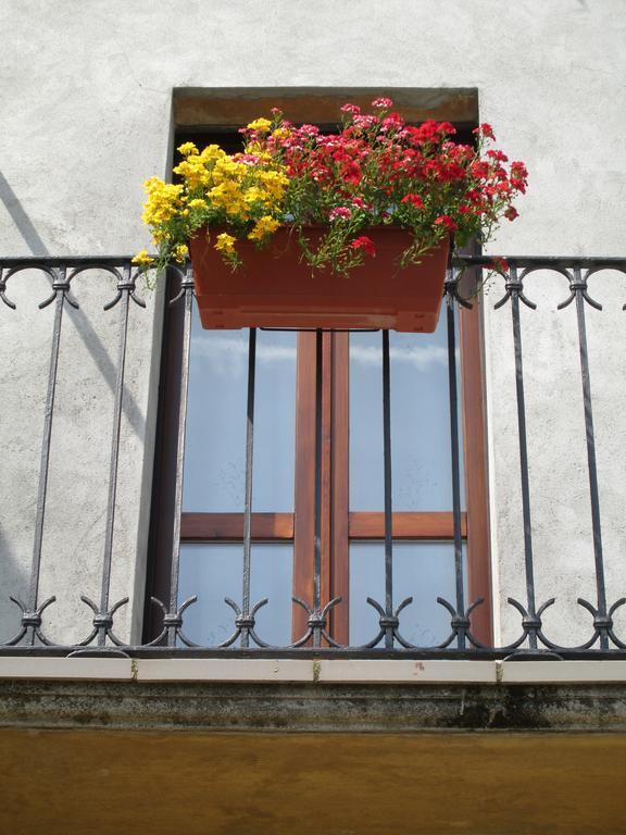 Bed and Breakfast La Casa Del Borgo Brissago-Valtravaglia Exteriér fotografie