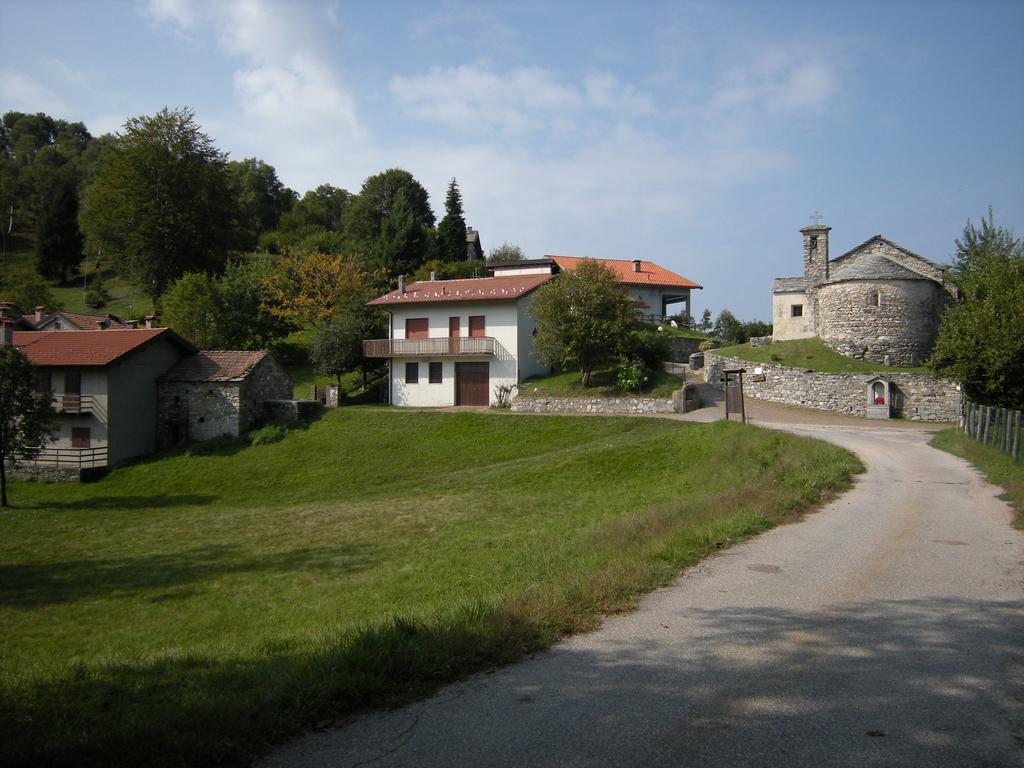 Bed and Breakfast La Casa Del Borgo Brissago-Valtravaglia Exteriér fotografie