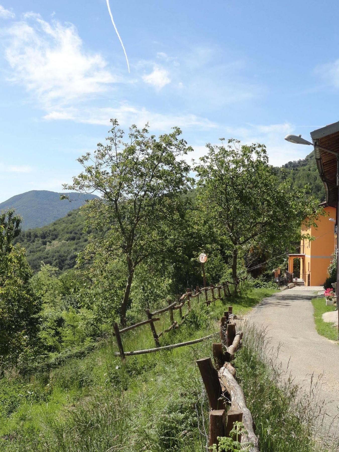 Bed and Breakfast La Casa Del Borgo Brissago-Valtravaglia Exteriér fotografie